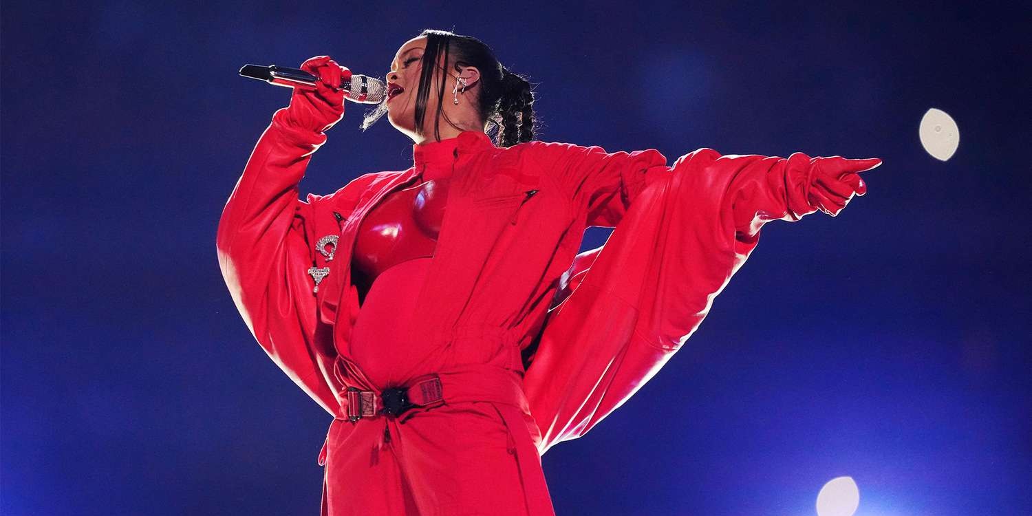 Angry Fans Accused Rihanna of Lip Syncing During the Super Bowl Show